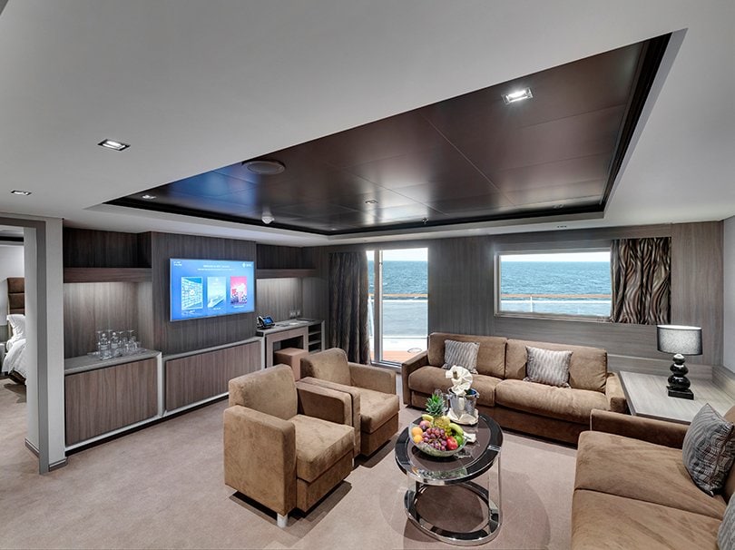 Yacht Club Royal Suite